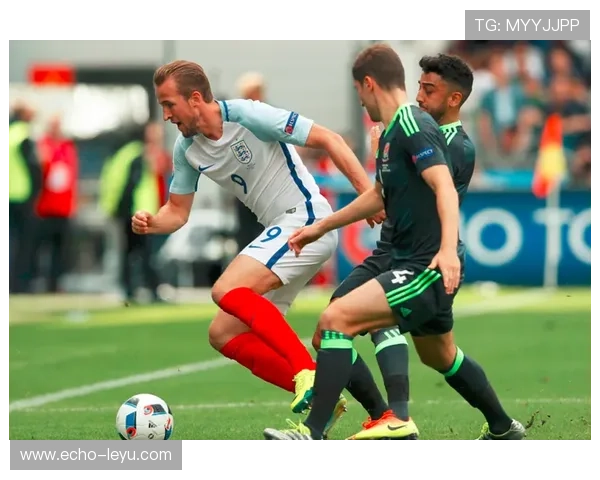 努涅斯与凯恩：全面中锋与冲击型前锋的战术角色对比