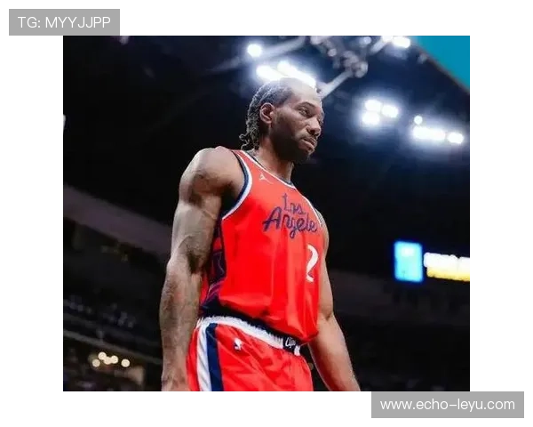 伦纳德无球切入能力提升拉开空间，三分效率高于季后赛对手